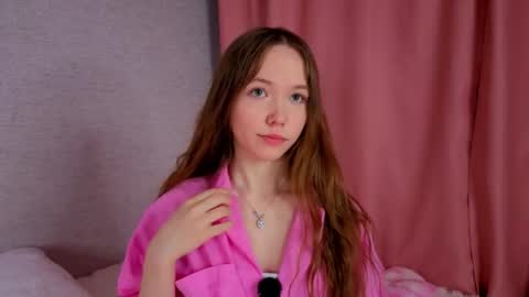 pearly_peach_ online show from 04/26/26, 06:16