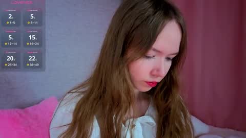 pearly_peach_ online show from 05/23/26, 06:12