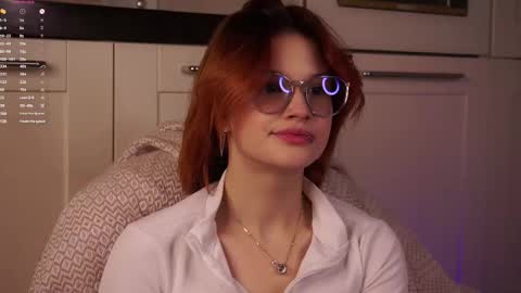 Lily online show from 10/03/25, 01:13