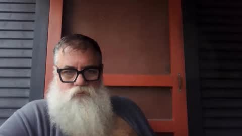 Snapshot of pecos8686 chatting on 12/21/25, 02:35 pecos8686 online show from 12/21/25, 02:35