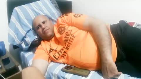 Snapshot of pedrofalfan chatting on 11/12/25, 03:40 Pedro online show from 11/12/25, 03:40