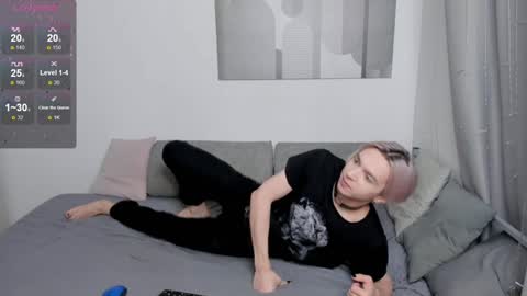 Snapshot of peggypierce chatting on 12/22/24, 05:56 Leo online show from 12/22/24, 05:56