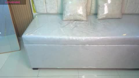 Snapshot of peige_tx chatting on 11/15/25, 03:19 peige_tx online show from 11/15/25, 03:19