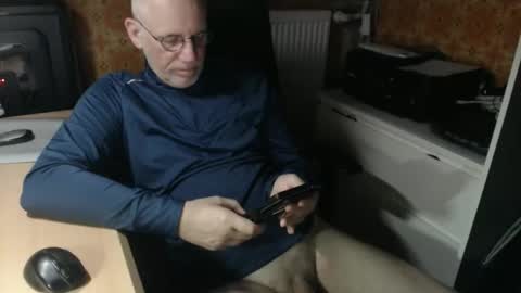 Pemue65 online show from 12/19/25, 06:20