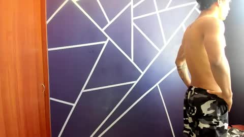 Snapshot of pendragom1224 chatting on 01/12/25, 03:25 Pendragom online show from 01/12/25, 03:25