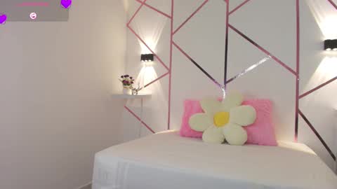 Nana online show from 02/04/25, 10:43