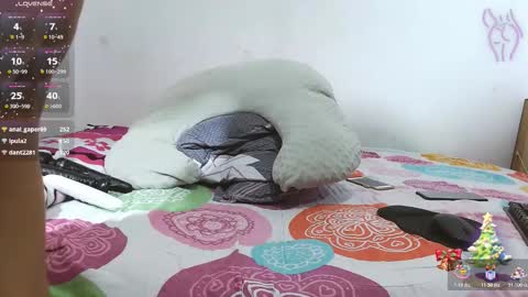 Snapshot of penelope_29 chatting on 11/17/25, 01:22 penelope_29 online show from 11/17/25, 01:22