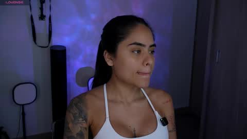 Snapshot of penelopesexx_ chatting on 11/18/25, 08:13 penelopesexx_ online show from 11/18/25, 08:13