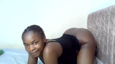 pengcaramell2 online show from 04/13/26, 10:32