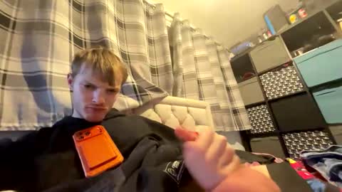 Penguin online show from 12/19/25, 12:28