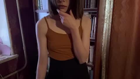 Snapshot of pennilinka chatting on 04/14/26, 02:01 Alya online show from 04/14/26, 02:01