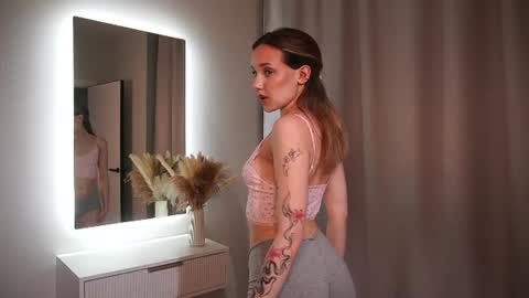 im Kira today is my 1st day here 3 online show from 07/20/26, 05:11