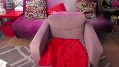 Olivia online show from 02/24/25, 09:43