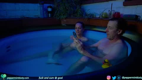 Snapshot of peppermintdusty chatting on 01/01/25, 03:56 Peppermint and Dusty online show from 01/01/25, 03:56