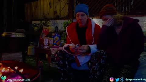 Snapshot of peppermintdusty chatting on 01/02/25, 06:07 Peppermint and Dusty online show from 01/02/25, 06:07