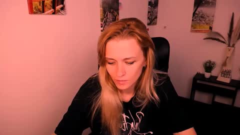 Mia online show from 09/13/25, 06:24