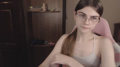 Snapshot of peralez_f chatting on 12/05/24, 11:18 Farida online show from 12/05/24, 11:18