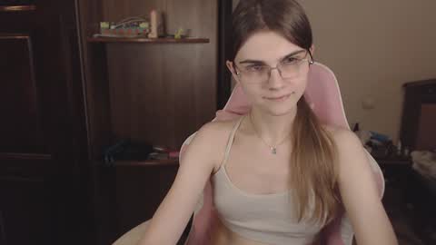 Snapshot of peralez_f chatting on 12/18/24, 02:21 Farida online show from 12/18/24, 02:21