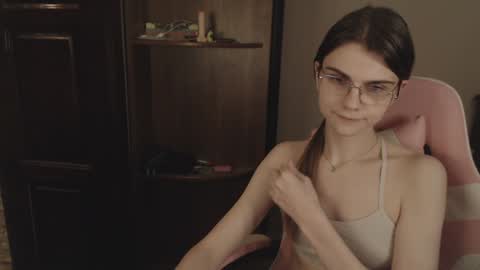 Snapshot of peralez_f chatting on 01/11/25, 08:22 Farida online show from 01/11/25, 08:22