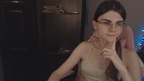 Snapshot of peralez_f chatting on 01/25/25, 09:14 Farida online show from 01/25/25, 09:14