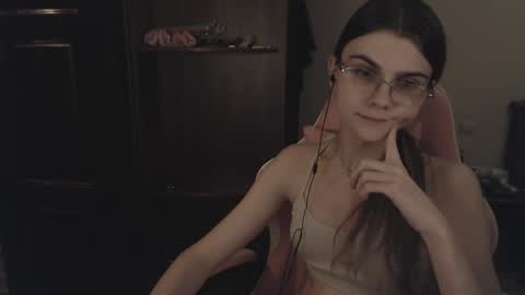 Snapshot of peralez_f chatting on 02/16/25, 04:31 Farida online show from 02/16/25, 04:31