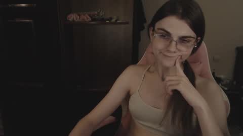 Snapshot of peralez_f chatting on 02/18/25, 02:16 Farida online show from 02/18/25, 02:16