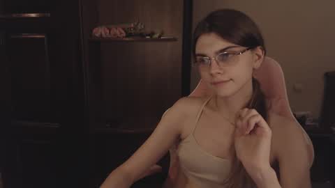 Snapshot of peralez_f chatting on 02/21/25, 01:55 Farida online show from 02/21/25, 01:55