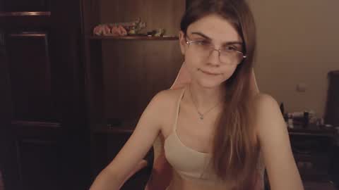 Snapshot of peralez_f chatting on 02/22/25, 02:28 Farida online show from 02/22/25, 02:28