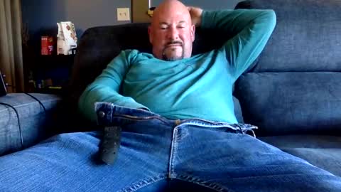 Snapshot of perfectcockdaddy chatting on 01/27/25, 09:00 perfectcockdaddy online show from 01/27/25, 09:00