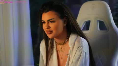 Dee online show from 12/18/24, 08:31