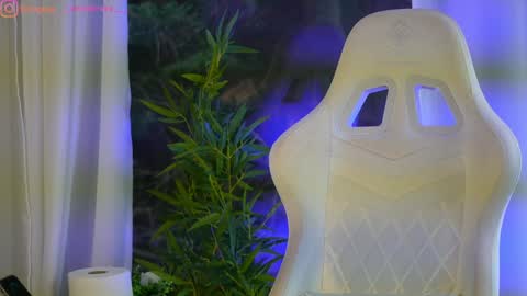 Dee online show from 01/25/25, 09:36