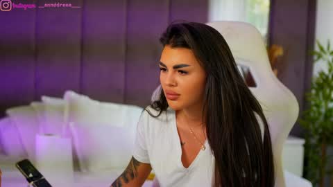 Dee online show from 10/01/25, 11:38