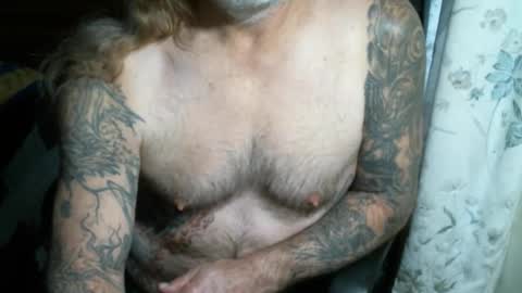 Snapshot of perkymalenipples chatting on 11/30/25, 01:48 perkymalenipples online show from 11/30/25, 01:48