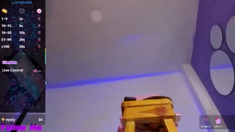 Perla online show from 10/13/25, 05:13