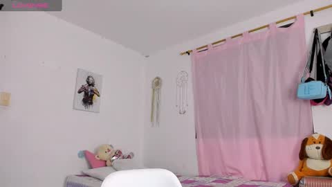 Dulce maria online show from 01/17/25, 05:11