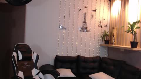 Perla online show from 02/17/25, 06:15