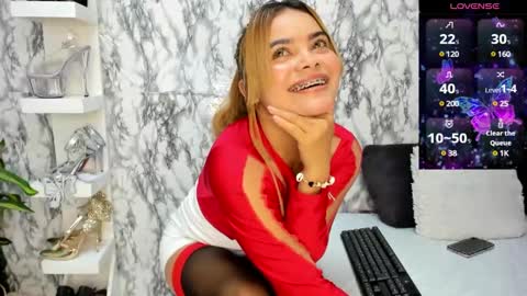 Perla Thompson online show from 02/26/25, 11:37