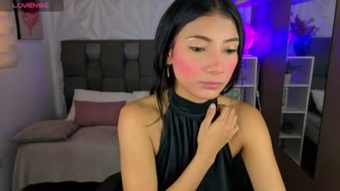 Snapshot of perlaa_moon_ chatting on 07/03/26, 05:30 PERLA online show from 07/03/26, 05:30