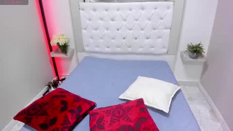 Perla online show from 07/10/26, 01:14