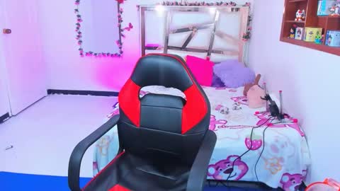 PERLA online show from 12/13/25, 08:58