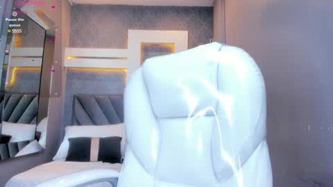 PERLA  online show from 02/27/25, 11:04