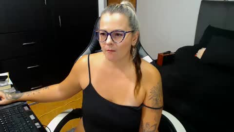 goloza online show from 11/09/25, 03:49