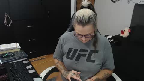 goloza online show from 11/10/25, 02:32