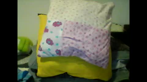 perlita070822 online show from 02/22/25, 04:29