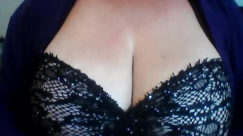 perlita070822 online show from 06/25/26, 04:23