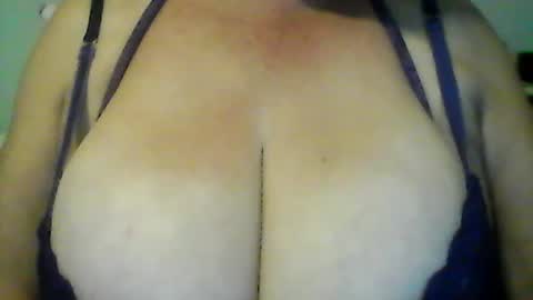 perlita070822 online show from 07/22/26, 01:41
