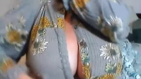 perlita070822 online show from 08/02/26, 02:32