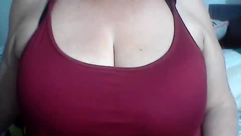 perlita070822 online show from 08/10/26, 03:10