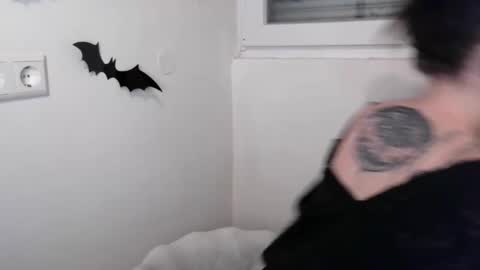 Persephone online show from 12/03/25, 08:23