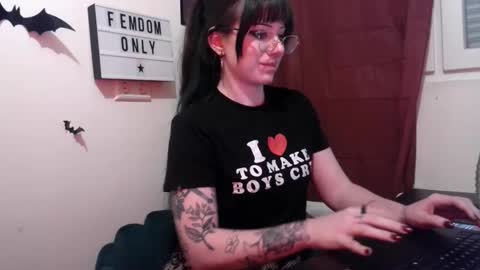 Persephone online show from 04/25/26, 12:08